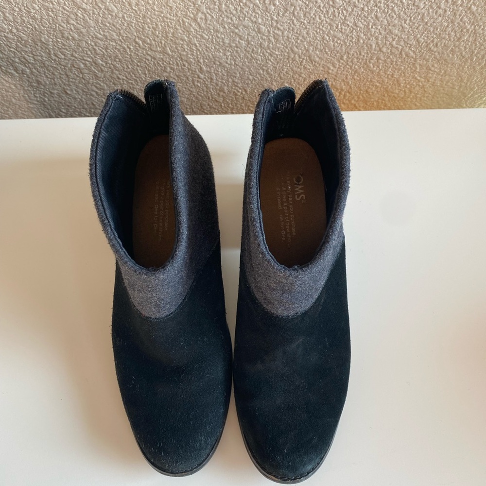 TOMS Lacy black and gray wool booties | size 8
